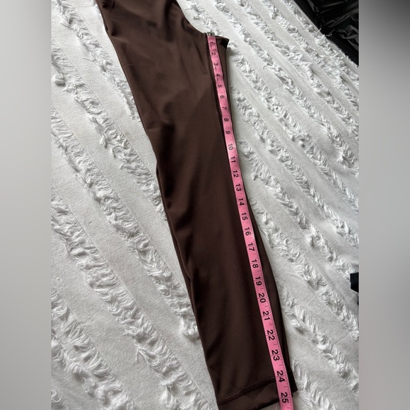 Wunder Under SmoothCover High Rise Tight - Picture 5 of 6